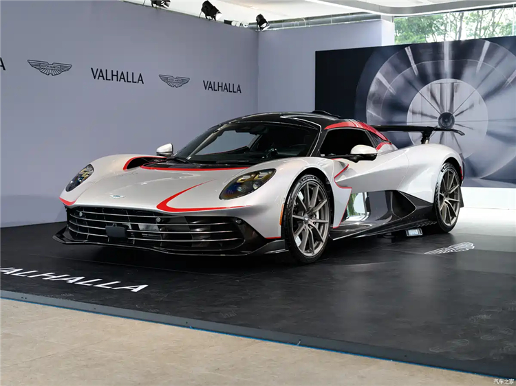 开云体育世界杯-阿斯顿马丁碾压威廉姆斯，维斯塔潘点燃赛场