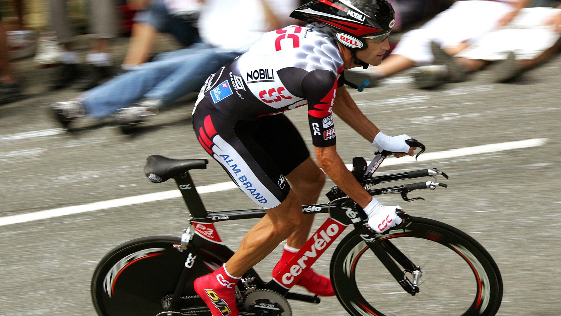 开云体育官方网站-霍勒迪彻底打爆防线，活塞火力压制猛龙，战术铁锤如何敲碎防守坚冰？  第2张